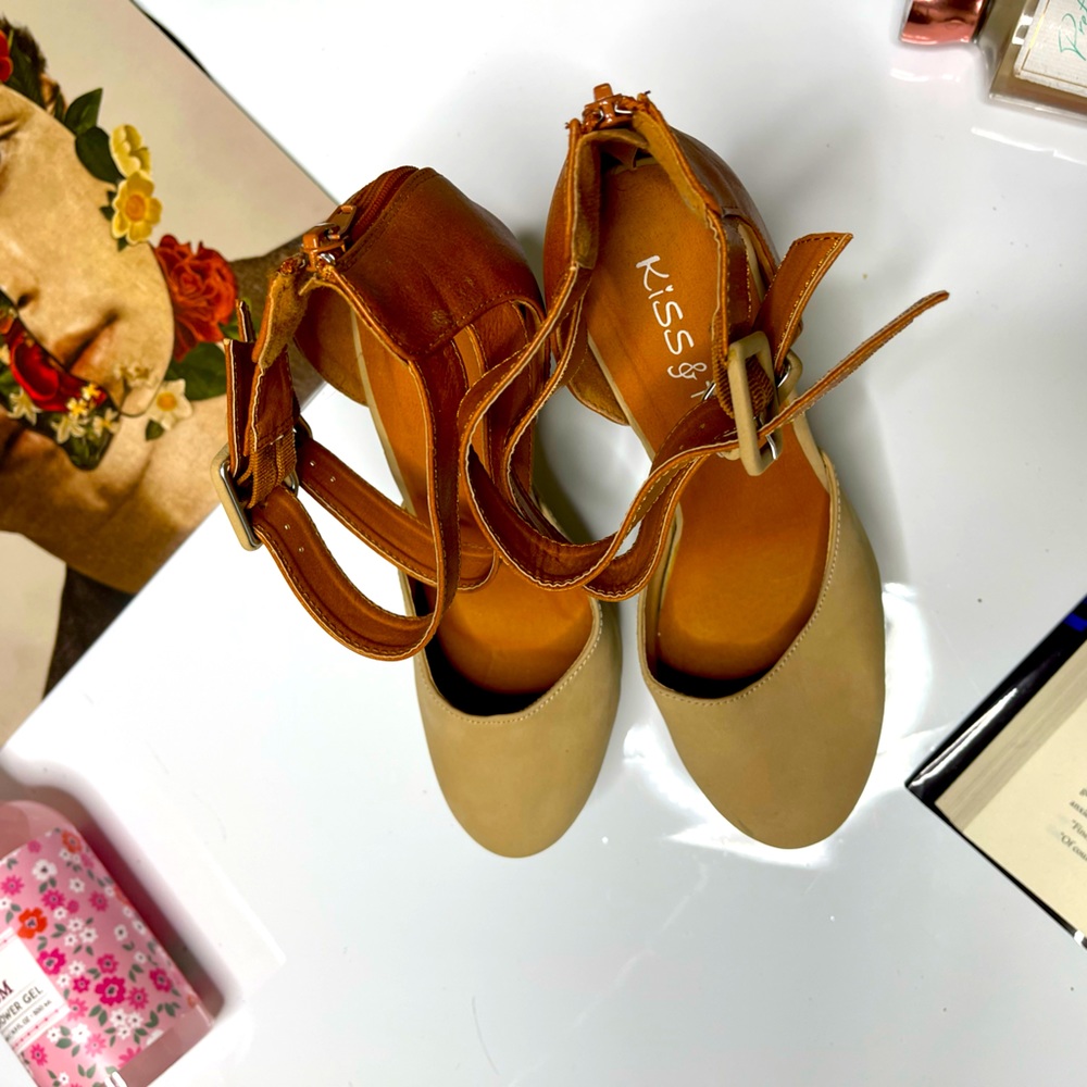 Kiss and Tell Platform Pumps | Women’s Heels Size 10